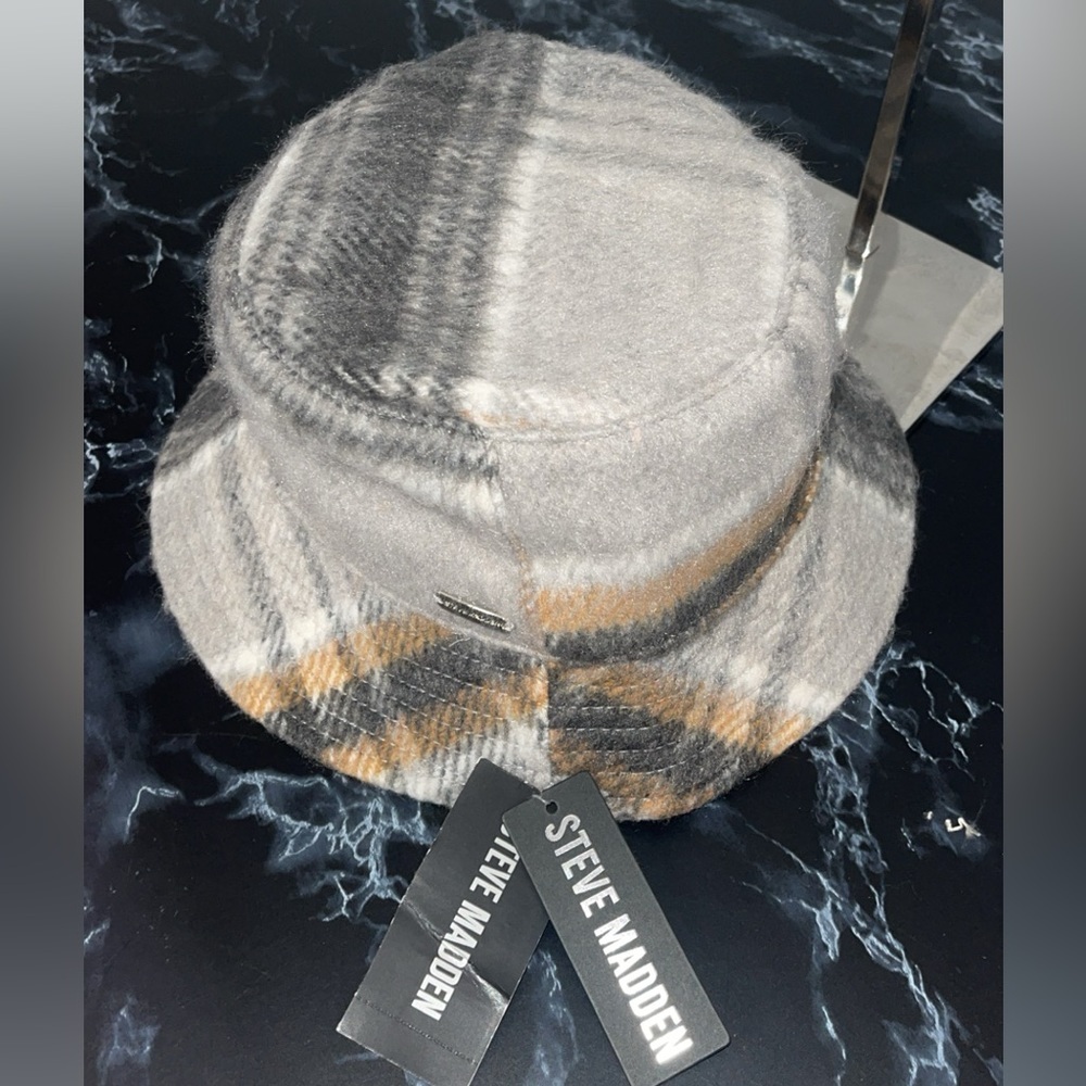 Steve Madden Wool Blend Gray White Tan Plaid Brushed Bucket Hat NWT one size